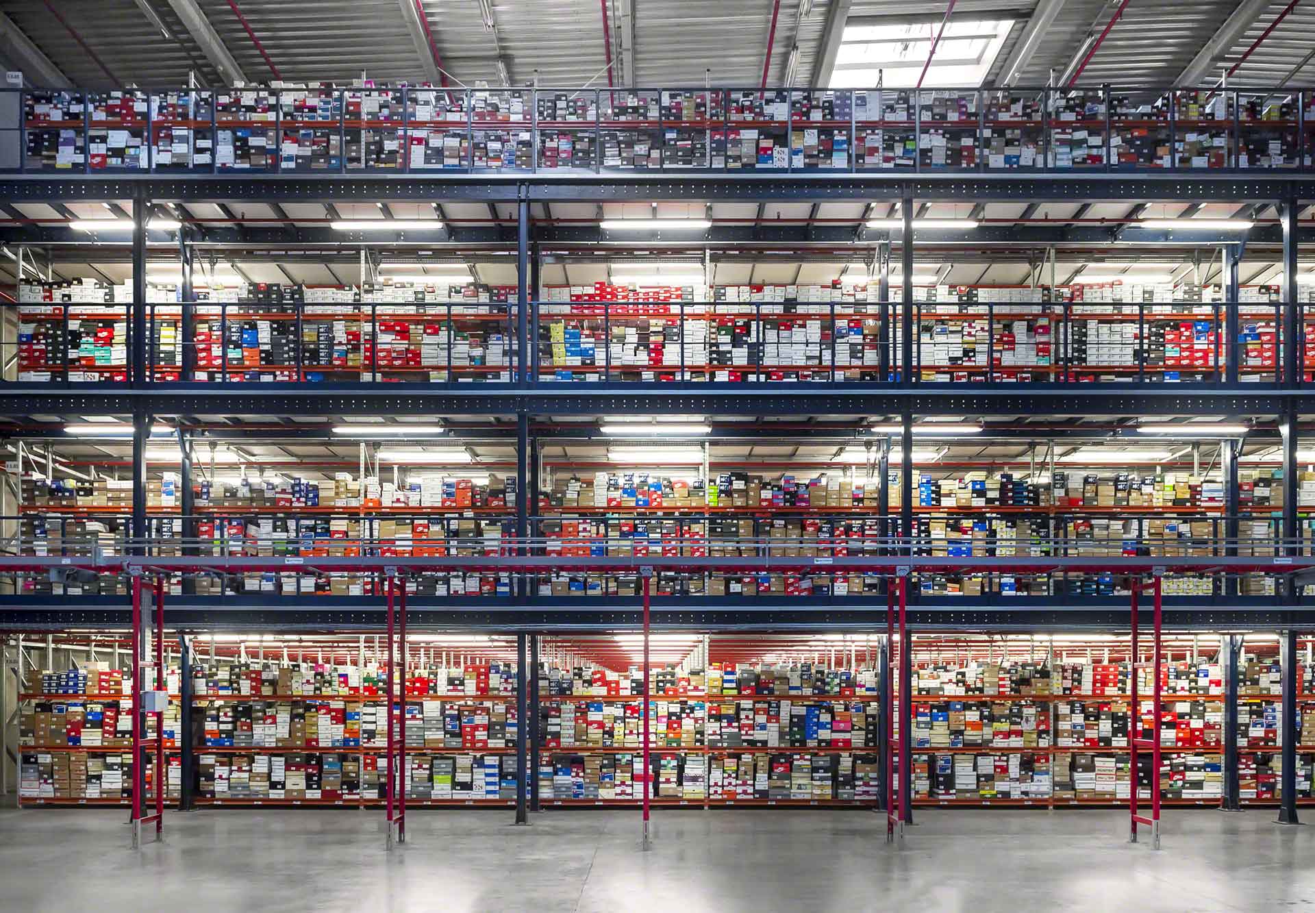 Les plateformes de stockage : comment rentabiliser la hauteur de l'entrepôt